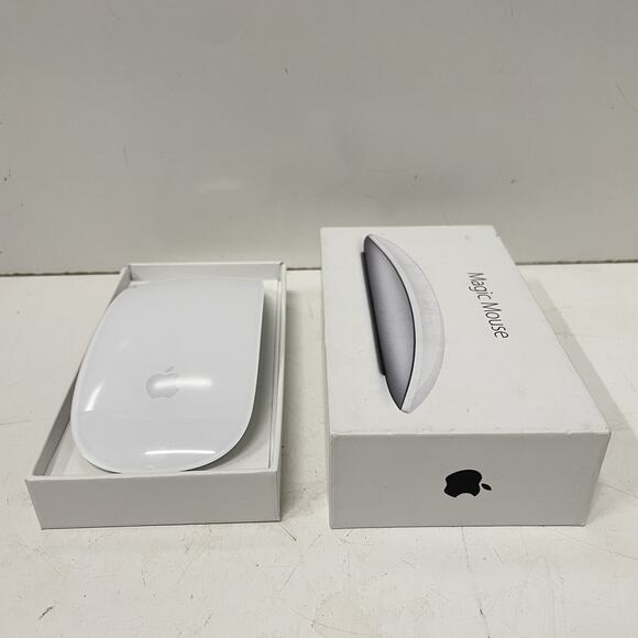Apple Mac Magic Mouse Model A1657 Bluetooth, Wireless, White - TESTED WORKS - Picture 2 of 6